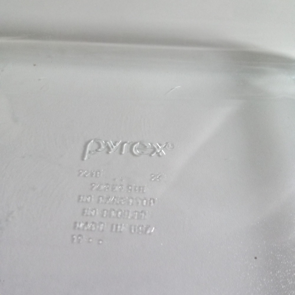 Pyrex 2210 Clear Glass Rectangular Baking Dish 2 Quart Made in USA - Picture 2 of 5
